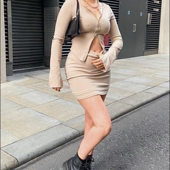 Misguided Fit Like Butter Mini‎ Tube Skirt - Picture 2 of 5